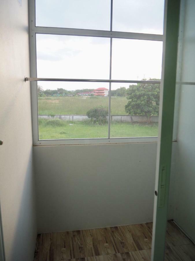 Good Room Uttaradit Buitenkant foto